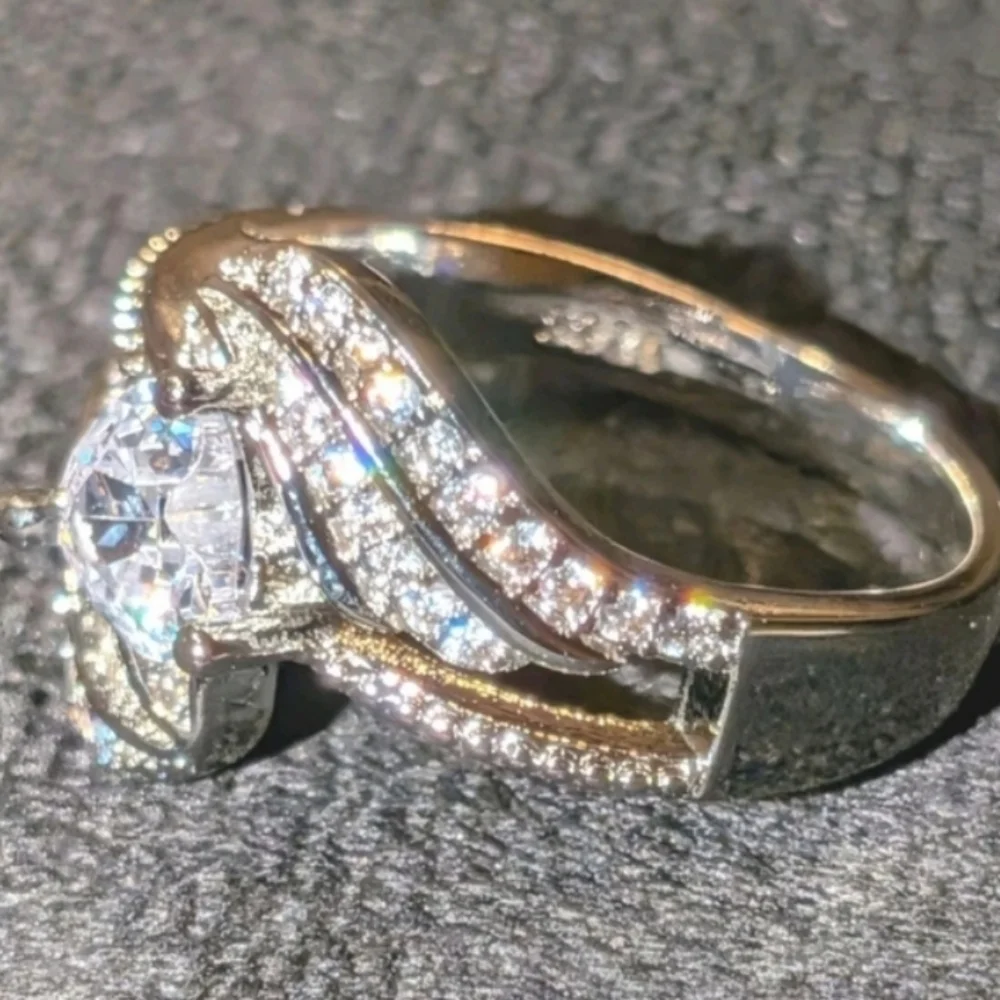 Shimmering 2.00ct Heart Cut Women's Engagement 925 Sterling silver Ring